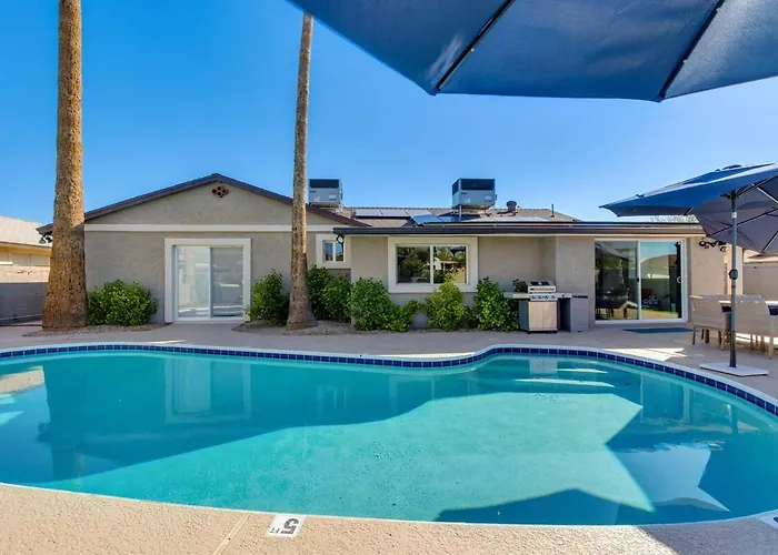 Holiday home Heated Pool Fire Pit Hammock Swings Tempe