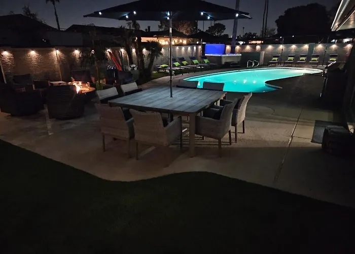 Holiday home Heated Pool Fire Pit Hammock Swings *
